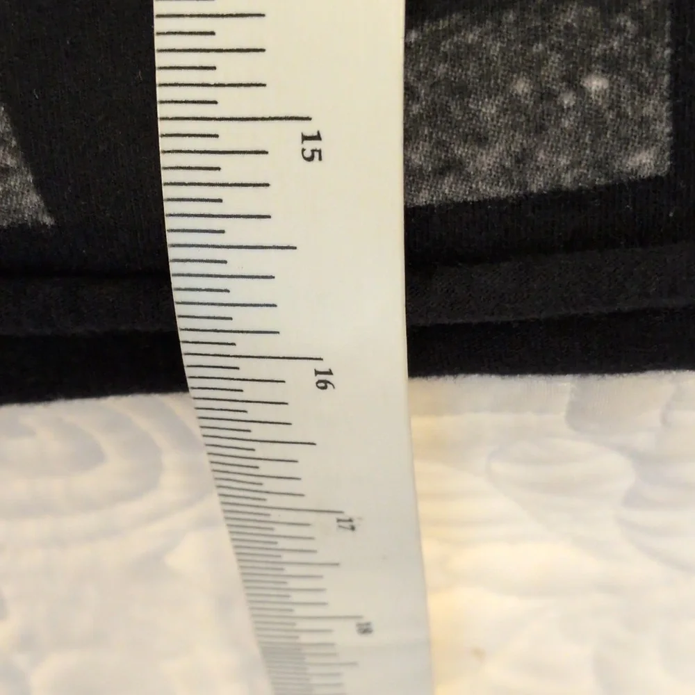 Next Level Apparel The Killers Cropped T-shirt - Picture 7 of 8